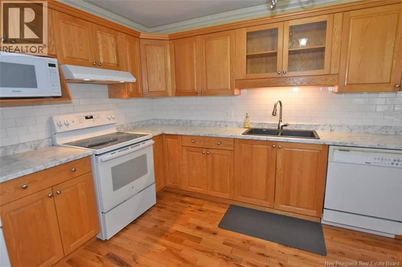 185 Reynolds Street Unit# 16 — photo 22 of 40