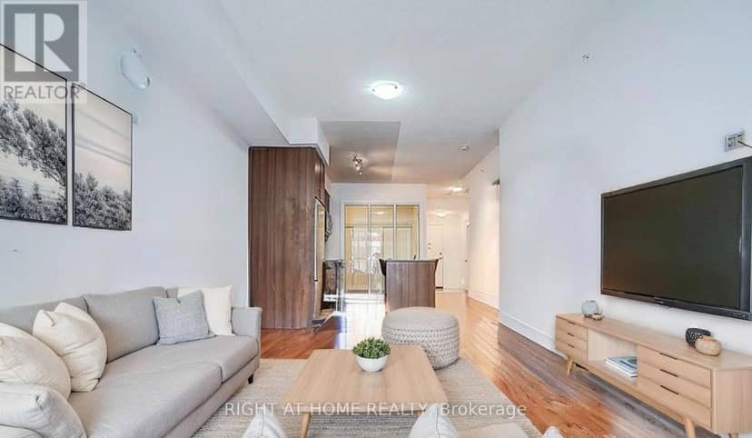 205 - 9201 Yonge Street — photo 14 of 37