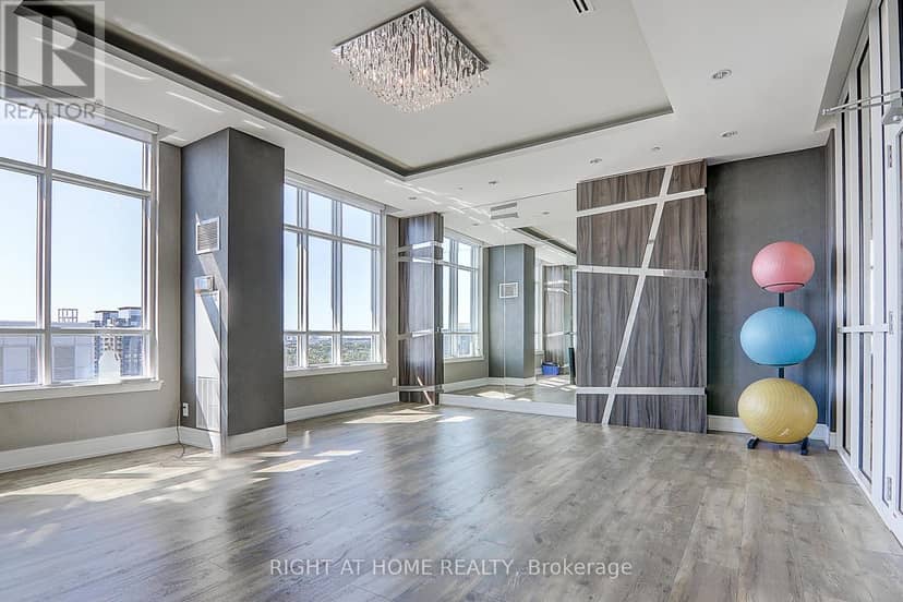 205 - 9201 Yonge Street — photo 36 of 37