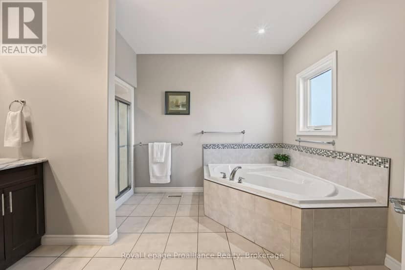 32 Merrill Drive — photo 18 of 36