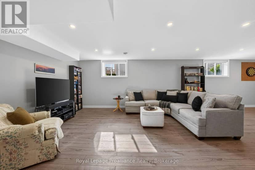 32 Merrill Drive — photo 24 of 36