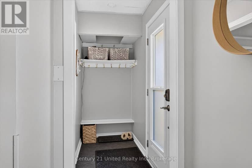 679 Hawley Street — photo 16 of 38