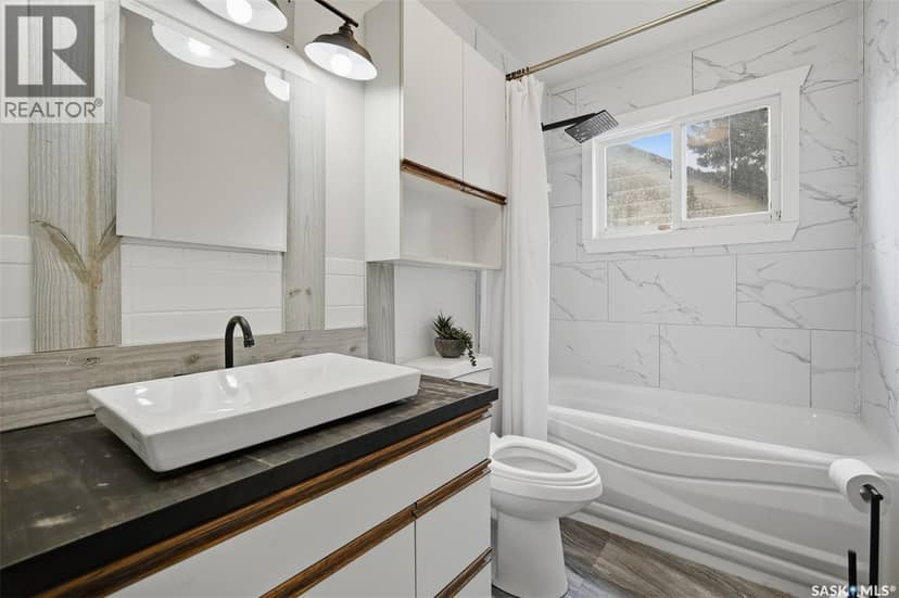 202 Princess AVENUE W — photo 14 of 36