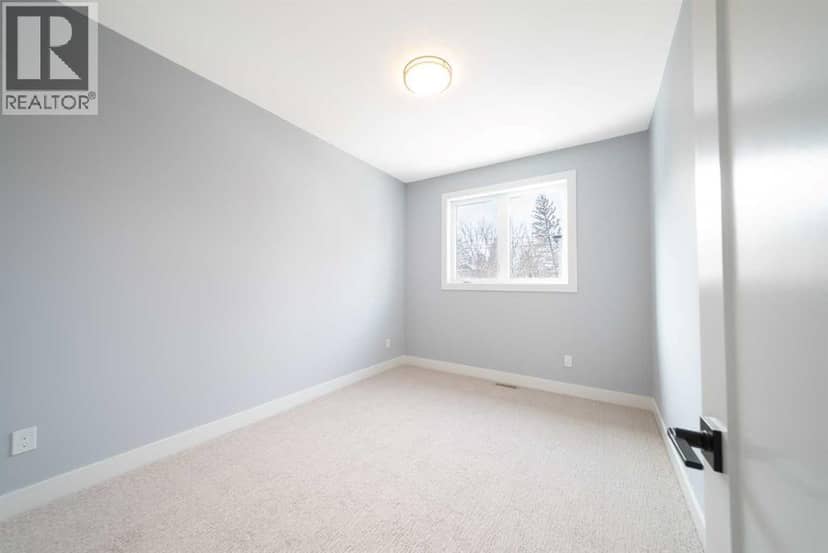 1415 27 Street SW — photo 19 of 40