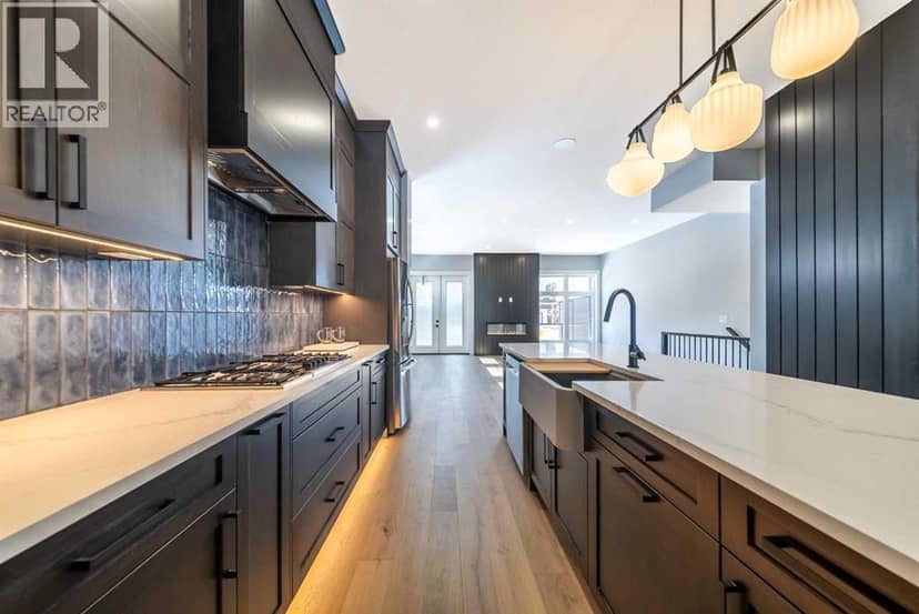 1415 27 Street SW — photo 9 of 40