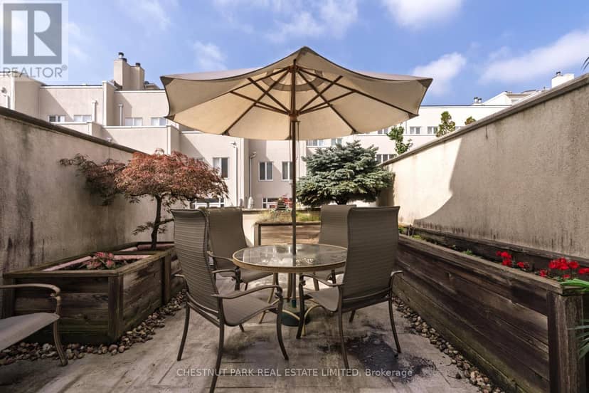 248 Spadina Road — photo 11 of 40