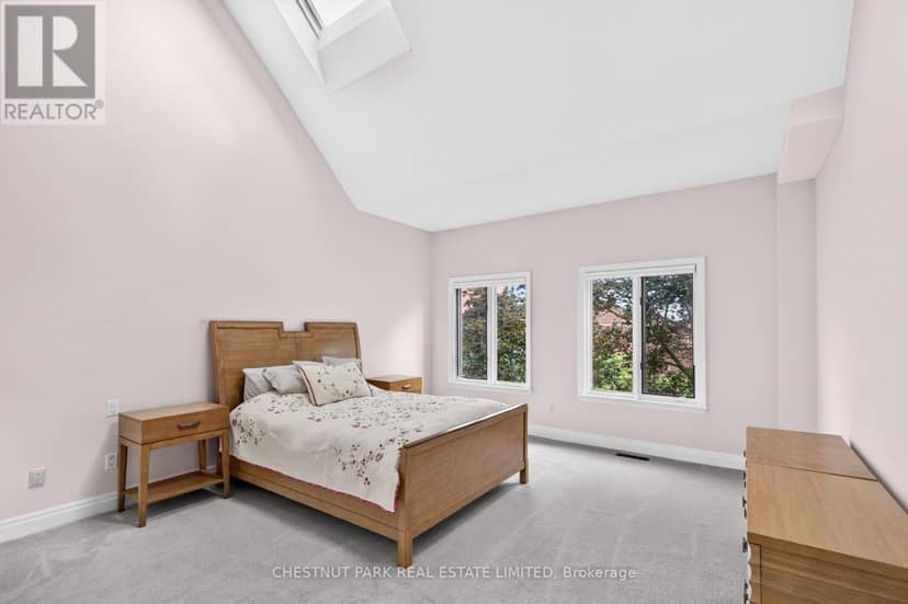 248 Spadina Road — photo 19 of 40
