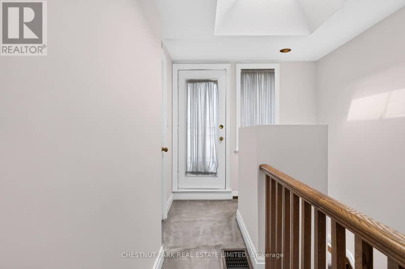 248 Spadina Road — photo 31 of 40