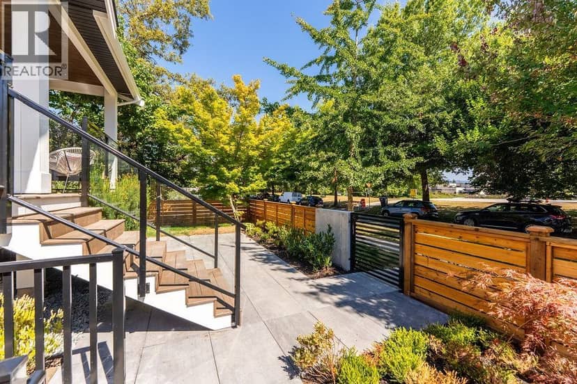 3233 Penticton Street, Vancouver, photo 2