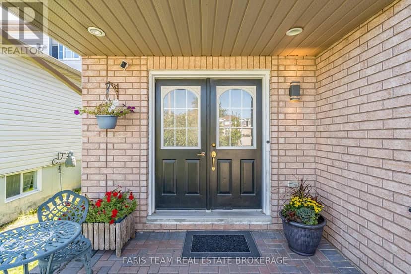 41 Willow Drive — photo 3 of 34