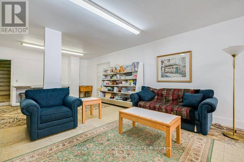 724 Vaughan Road — photo 1 of 27