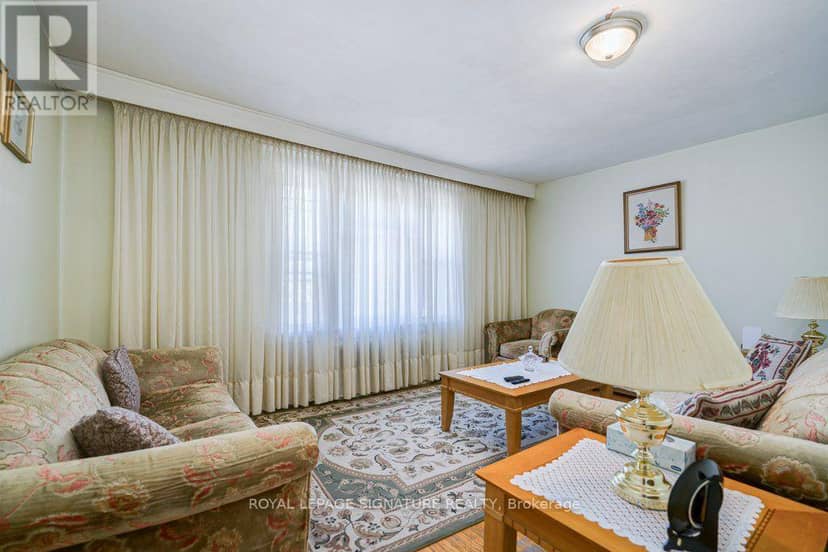 724 Vaughan Road — photo 11 of 27