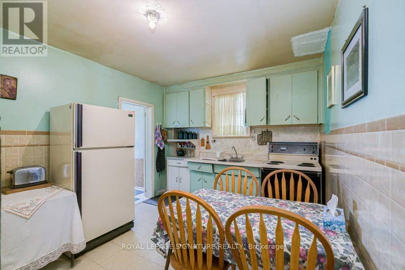 724 Vaughan Road — photo 6 of 27