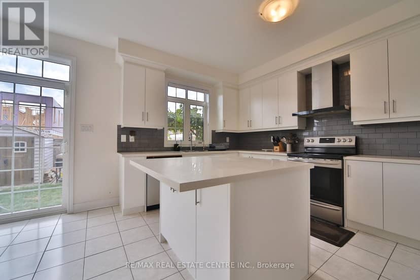 106 Branigan Crescent — photo 17 of 40