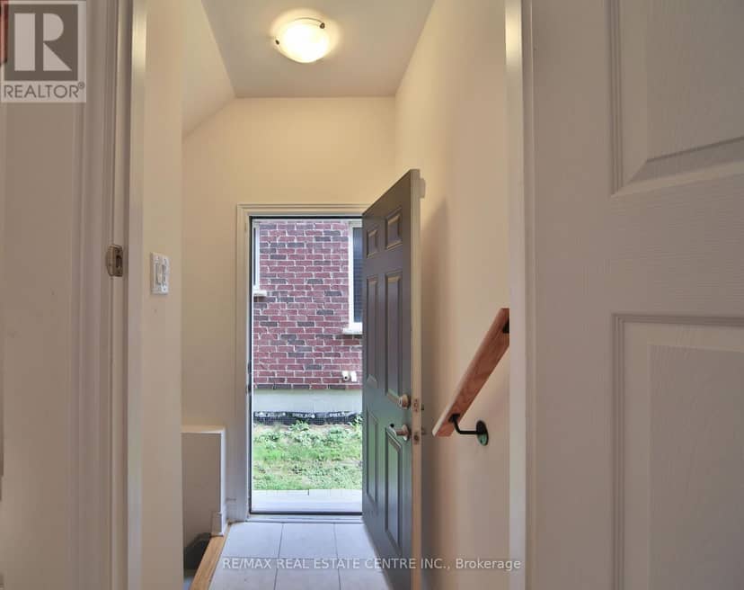 106 Branigan Crescent — photo 37 of 40