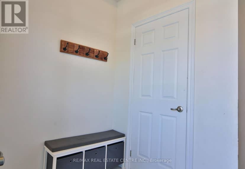 106 Branigan Crescent — photo 8 of 40