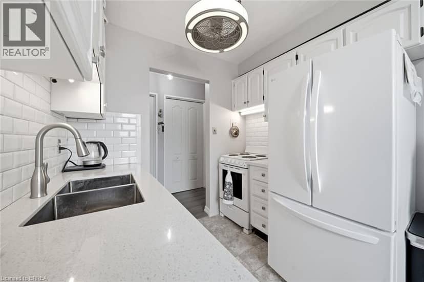 87 ST GEORGE Street Unit# 508 — photo 11 of 24