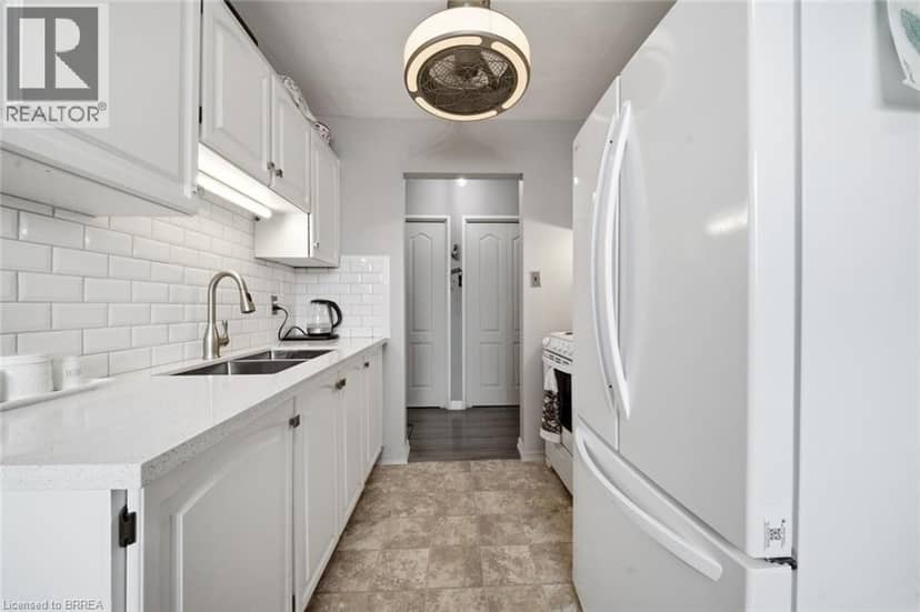 87 ST GEORGE Street Unit# 508 — photo 10 of 24