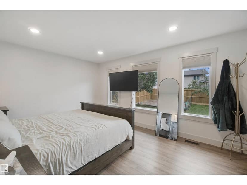 46 Guenette Cr — photo 12 of 40