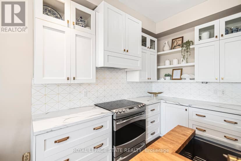 311 - 262 Dundas Street E — photo 10 of 40