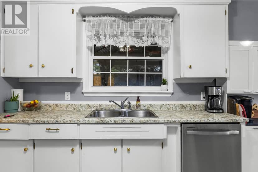 32 Darby Drive — photo 11 of 40