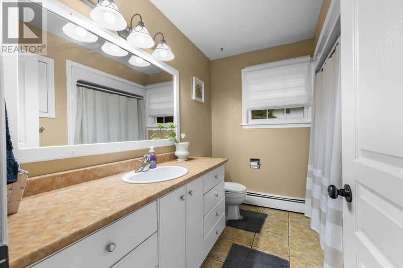 32 Darby Drive — photo 17 of 40