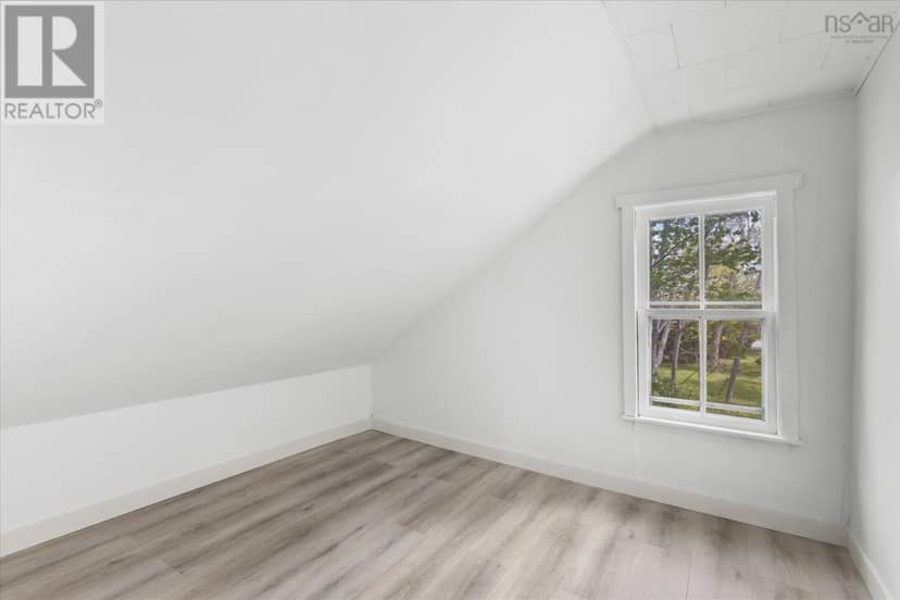 84 Lawrence Street — photo 18 of 32