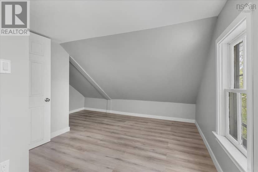 84 Lawrence Street — photo 21 of 32