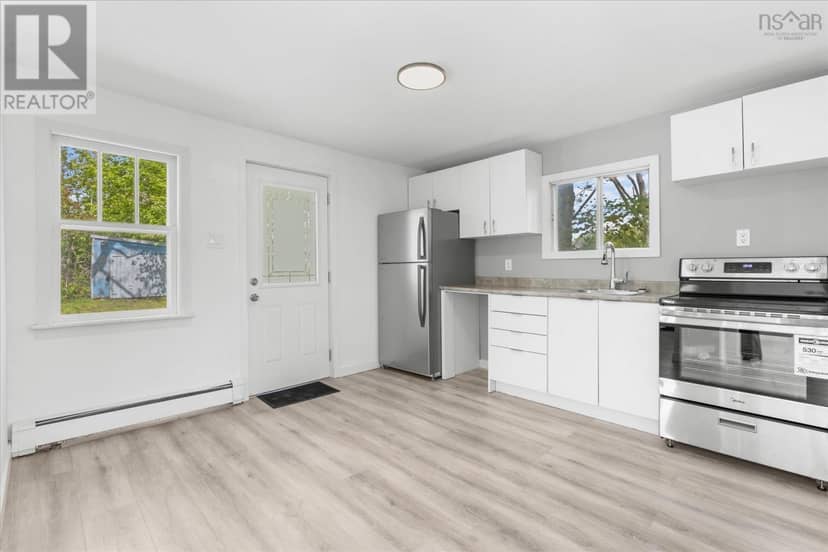 84 Lawrence Street — photo 5 of 32