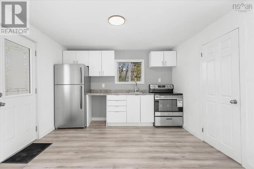 84 Lawrence Street — photo 6 of 32