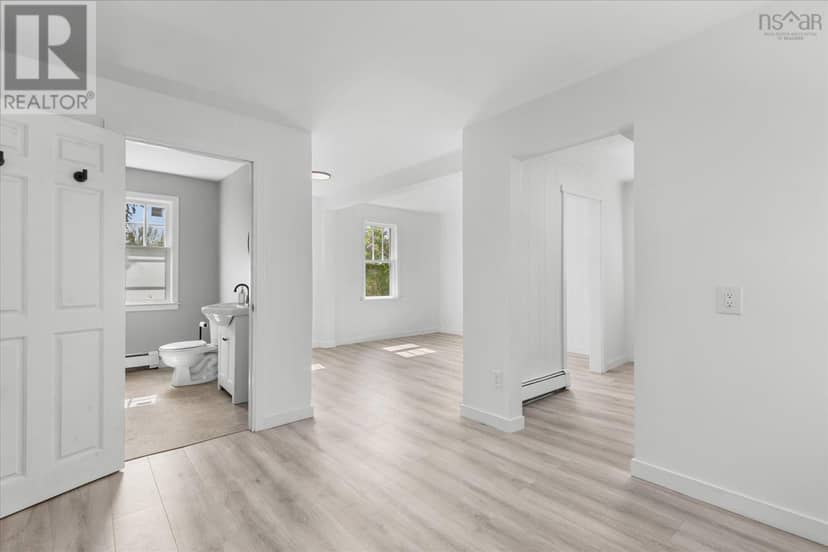 84 Lawrence Street — photo 8 of 32