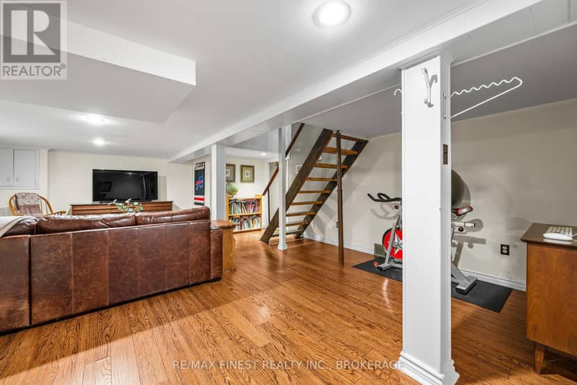 15 Alexander Street — photo 32 of 40