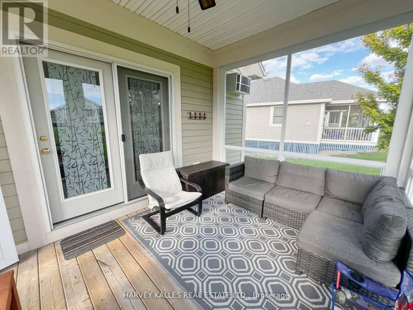 24 Butternut Lane, Prince Edward County, photo 3