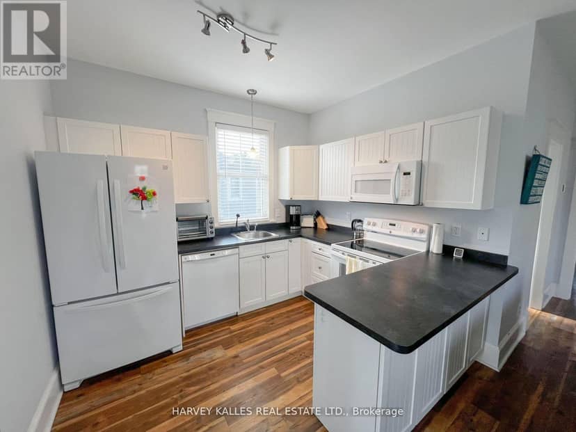 24 Butternut Lane, Prince Edward County, photo 8