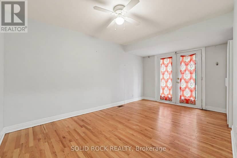 889 Mountainview Avenue — photo 17 of 40