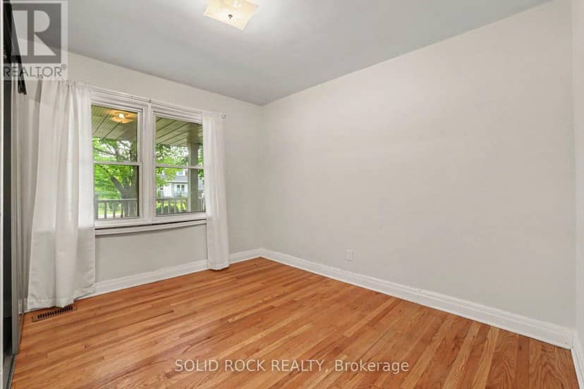 889 Mountainview Avenue — photo 19 of 40