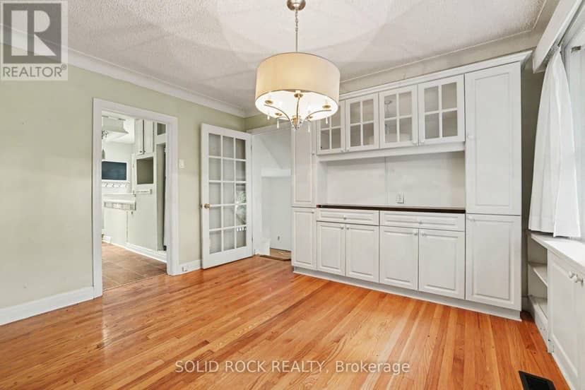 889 Mountainview Avenue — photo 5 of 40