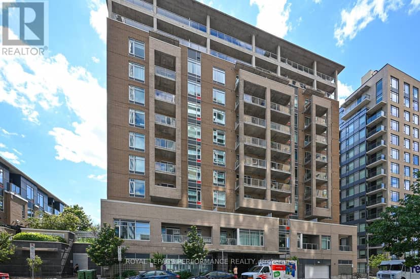 903 - 100 Champagne Avenue S — photo 1 of 28