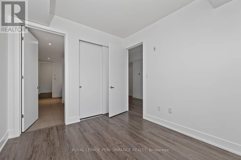 903 - 100 Champagne Avenue S — photo 20 of 28