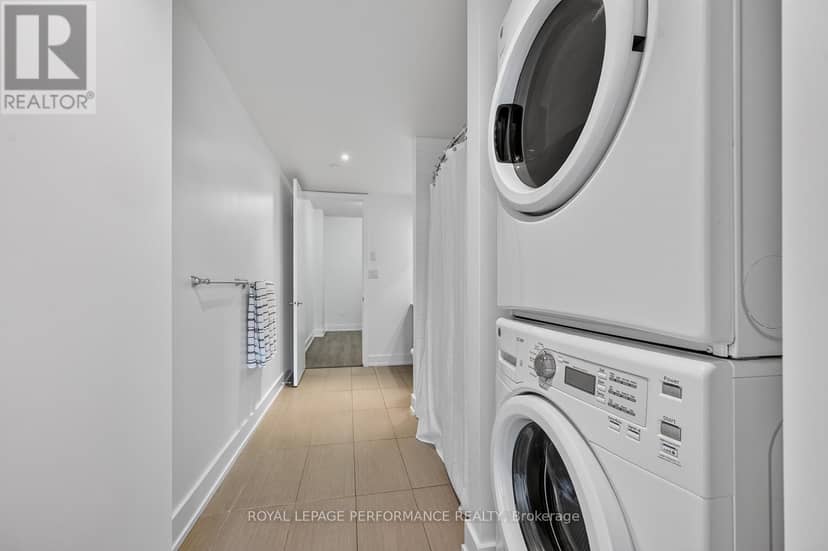903 - 100 Champagne Avenue S — photo 26 of 28