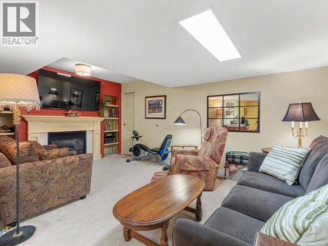 43 Cedar Crescent — photo 19 of 34