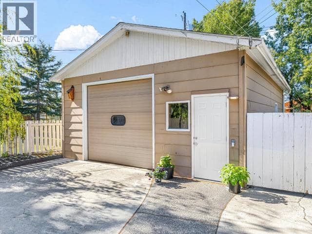 43 Cedar Crescent — photo 23 of 34