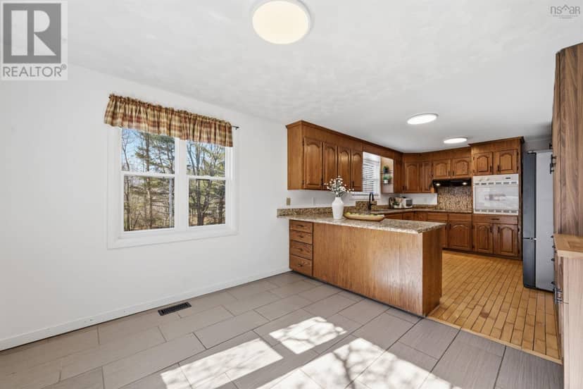 330 Gabriel Road — photo 6 of 38