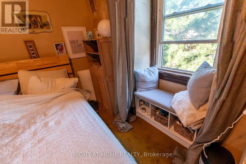 60 Foxley Street, Toronto, photo 5