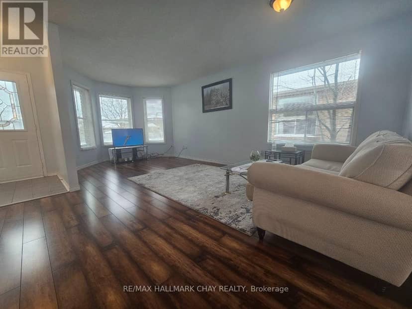 23 Morton Crescent — photo 6 of 24