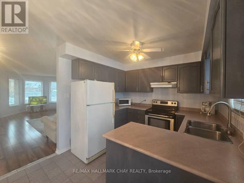 23 Morton Crescent — photo 7 of 24