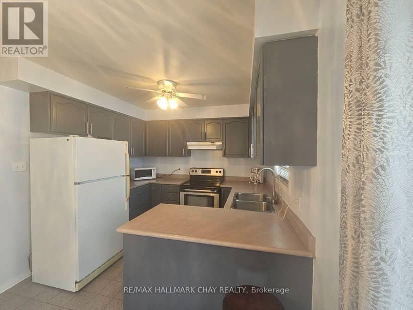 23 Morton Crescent — photo 8 of 24