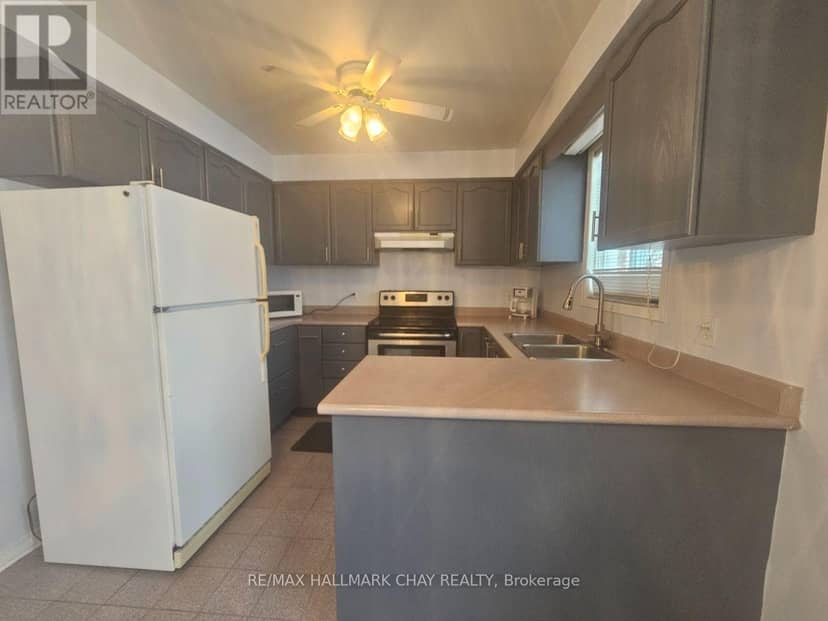 23 Morton Crescent — photo 9 of 24