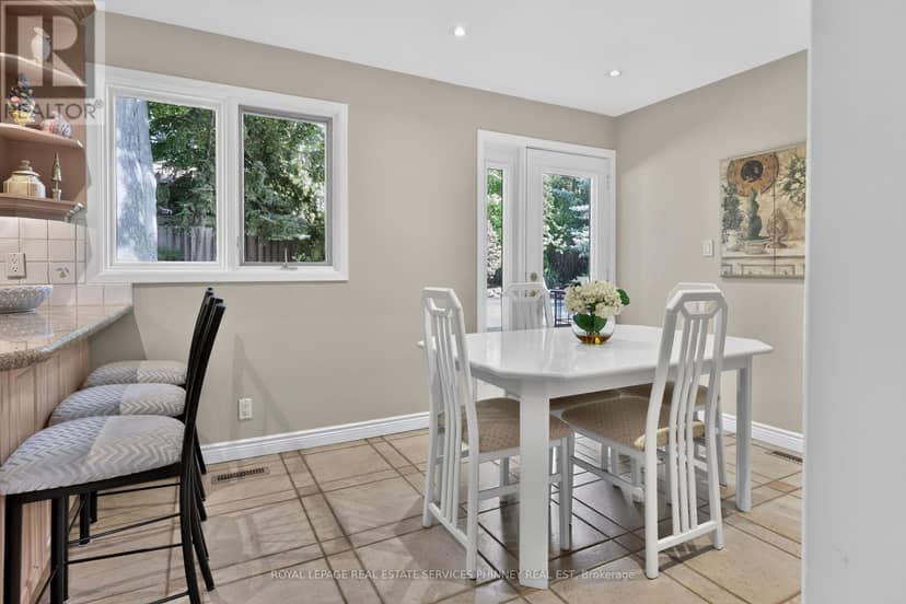 3708 Beechollow Crescent — photo 11 of 34