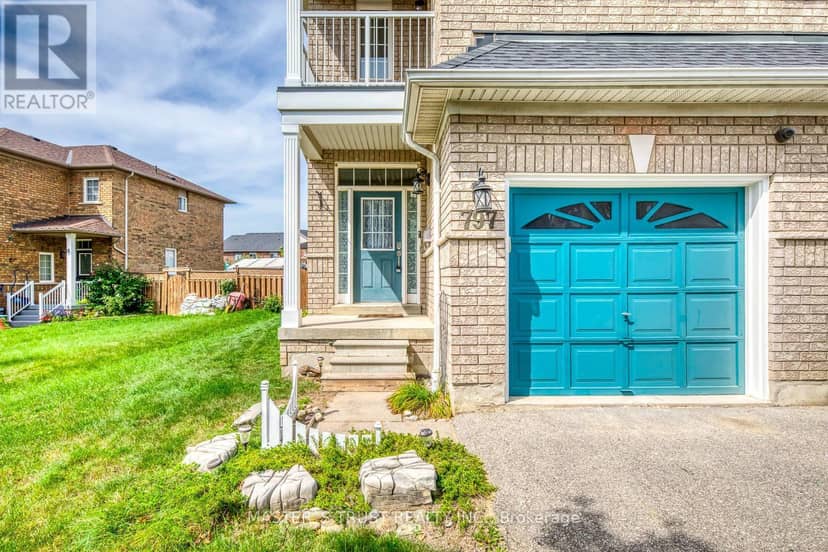 797 Khan Crescent — photo 3 of 40